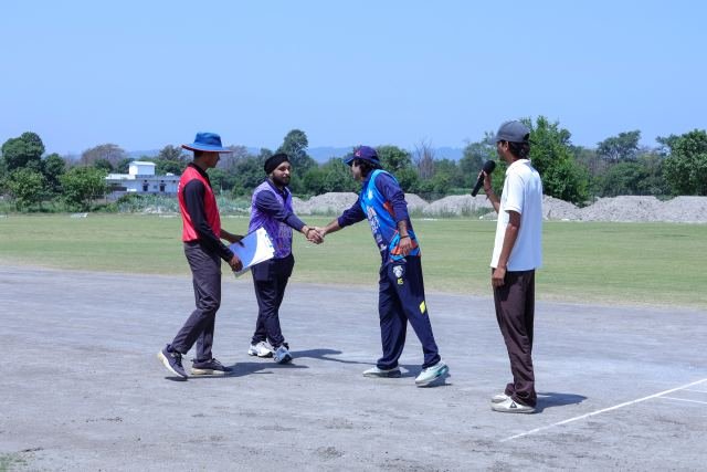 Photo 2 from Garhwal Boys Uk 07 VS Pirates XI Cricket Club